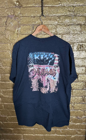 Unisex Rock & Roll kiss/Def Leppard custom vintage tee / T-shirt