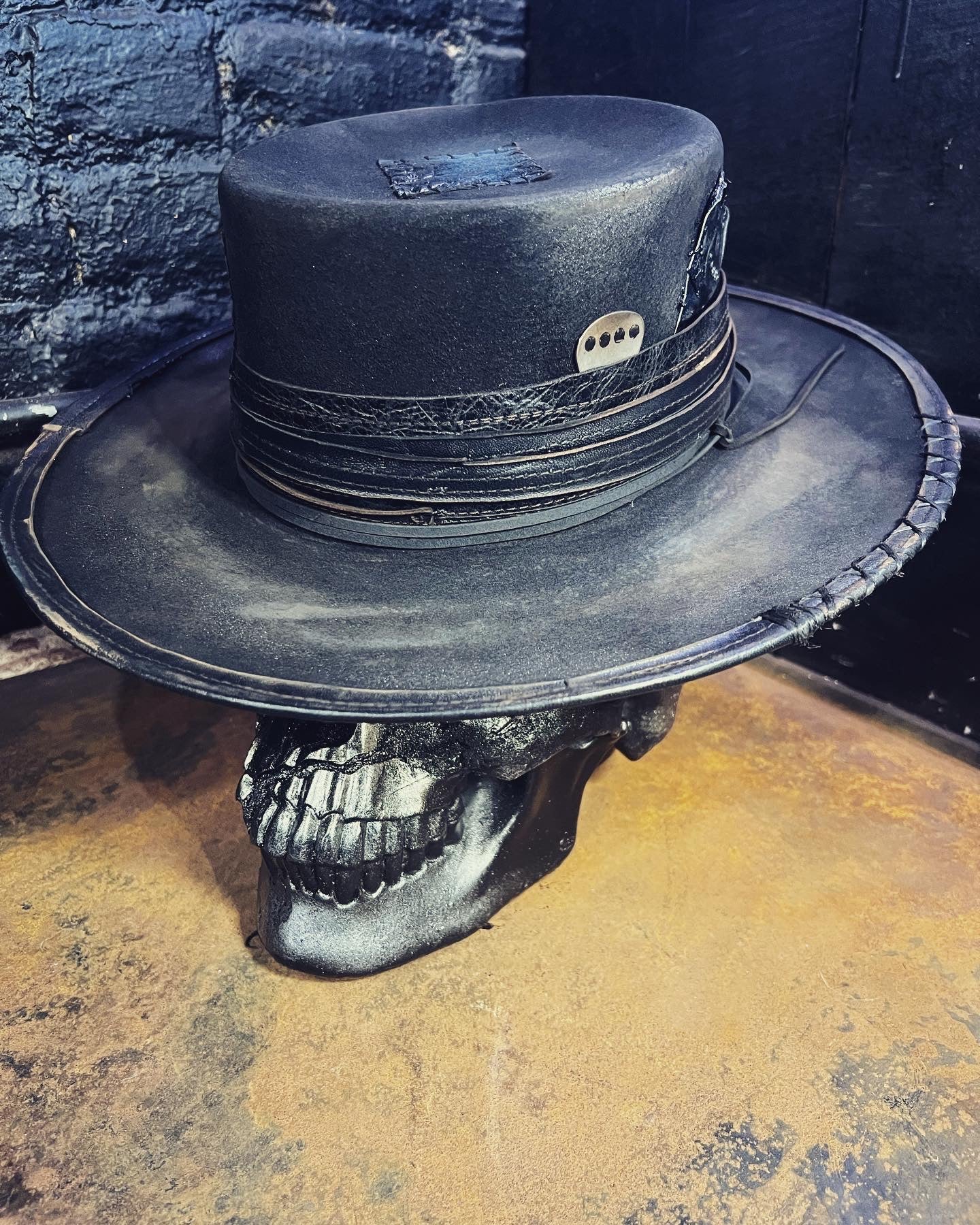 Vintage Rare Custom Hat , “QUEEN OF HEART” – Ntte